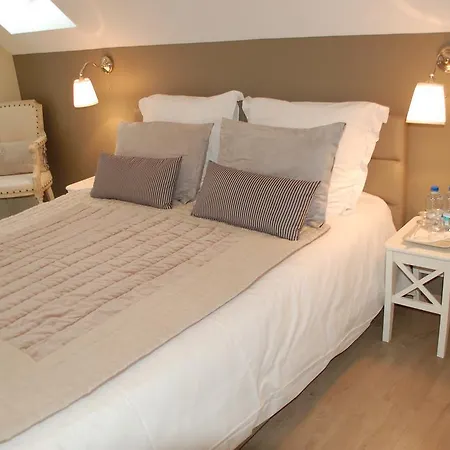 L'alidade D'hotes לינה וארוחת בוקר